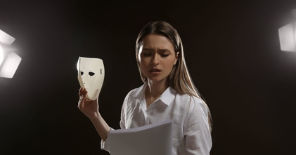 casting donna tra i 18 e i 21 anni per film per il cinema