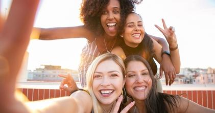 Casting ragazze tra i 19 e i 25 anni per spettacolo win club live tour 2025