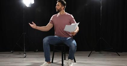 Casting attore tra u 25 e i 45 anni per uno spettacolo teatrale