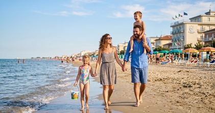 Casting famiglia con genitori e 1 o 2 bambini per produzione fotografica e video a Bellaria Igea Marina