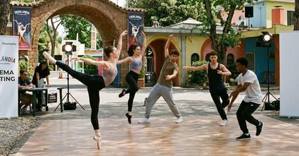 CASTING RAGAZZI E RAGAZZE TRA I 17 E I 23 ANNI PER PROGETTO CINEMATOGRAFICO A NAPOLI