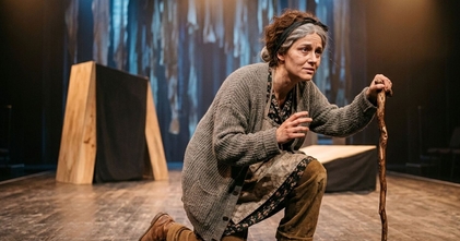 Casting attrice under 35 per produzione teatrale 