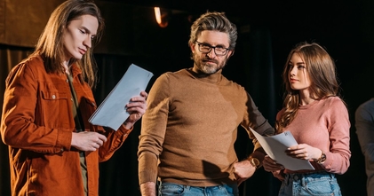 Casting attore attrice di età scenica 18 e 20 anni per uno spettacolo teatrale