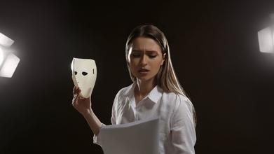 casting donna tra i 18 e i 21 anni per film per il cinema