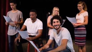 Casting uomini e donne tra i 18 e i 65 anni di qualsiasi etnia per cortometraggio