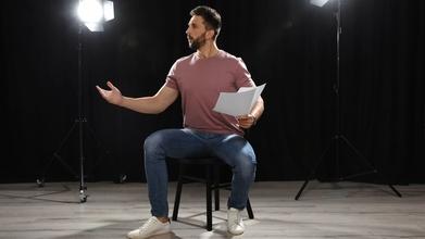 Casting attore tra u 25 e i 45 anni per uno spettacolo teatrale