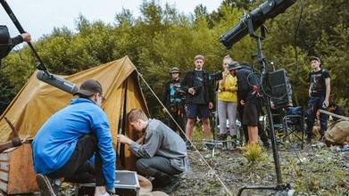 Casting comparse maggiorenni in età tra i 18 anni compiuti e i 75 anni per film