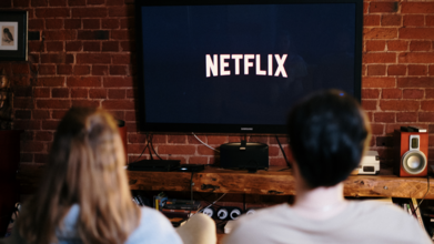 Casting comparse maggiorenni con costumi di Carnevale per serie Netflix