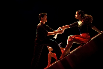 Si cercano ballerini e tirocinanti per compagnia di danza contemporanea a Pisa