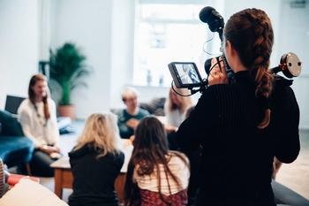 Si selezionano diversi attori per film in Lombardia